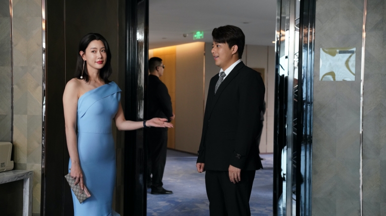 九游娱乐：2024都市解压爆笑喜剧《脑洞大开》6月28日上映