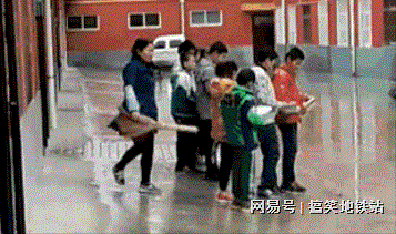 幽默集锦：妹子很生气！