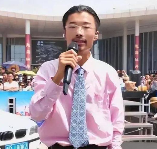 网红郭有才泡沫散去之后以前飘得有多高如今摔得就有多惨