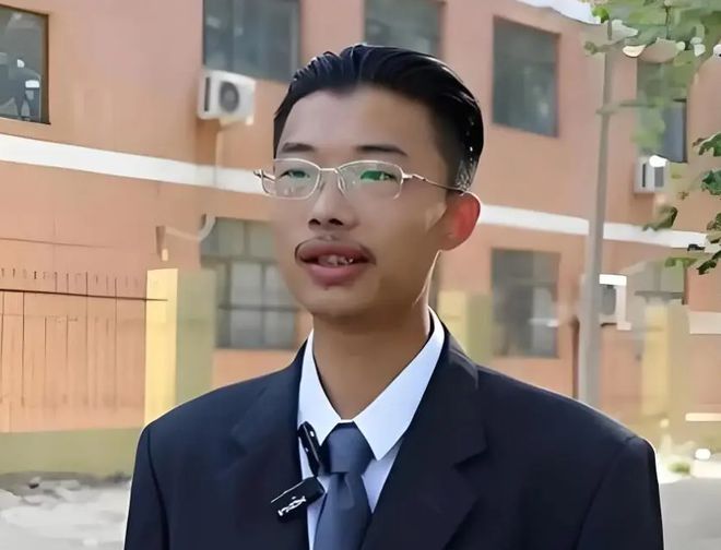 网红郭有才泡沫散去之后以前飘得有多高如今摔得就有多惨(图8)