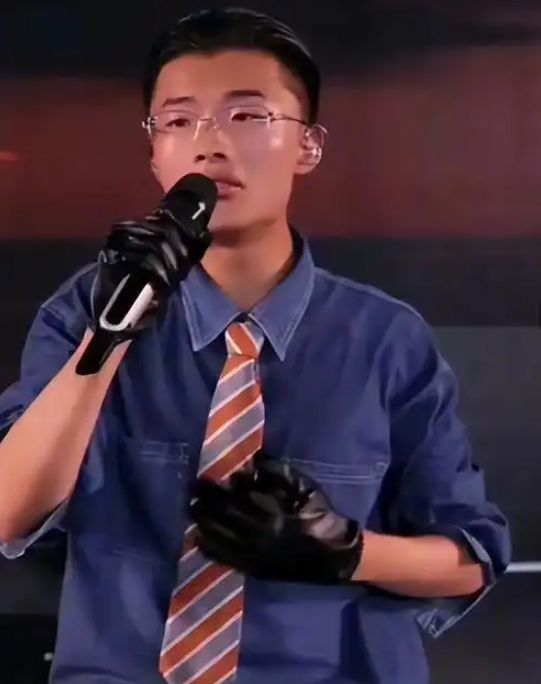 网红郭有才泡沫散去之后以前飘得有多高如今摔得就有多惨(图12)
