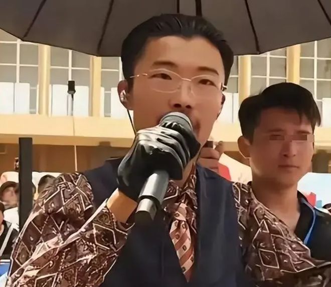 网红郭有才泡沫散去之后以前飘得有多高如今摔得就有多惨(图16)