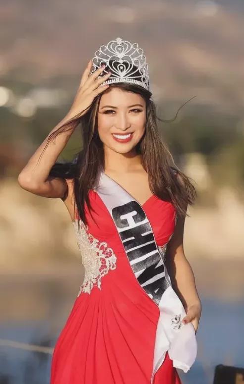 九游娱乐：从打压教育中逆袭的华裔脱口秀女星她的段子扎中多少东亚小孩？(图7)