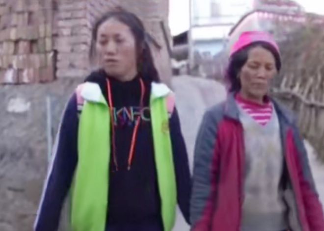 为了凑钱上学甘肃农村女孩给马云寄母鸡惨遭拒绝后竟一哭成名(图9)