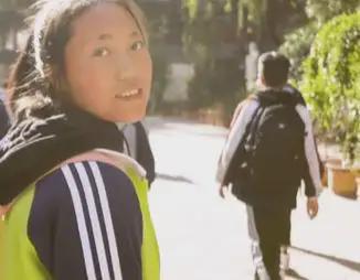 为了凑钱上学甘肃农村女孩给马云寄母鸡惨遭拒绝后竟一哭成名(图19)