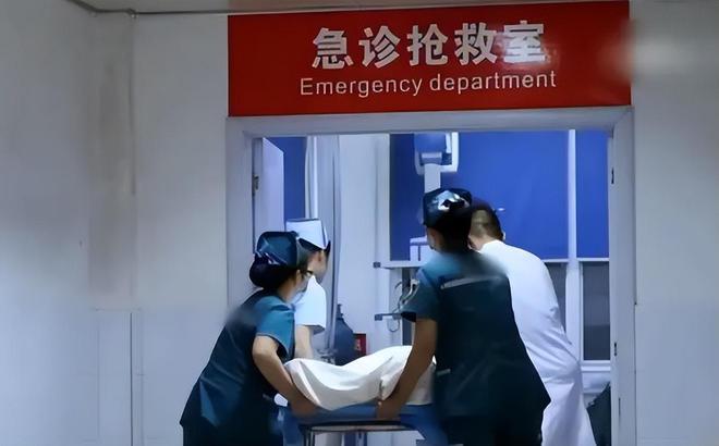 贵州男子讲了个笑话把邻居“活活笑死”被捕警察：涉嫌过失杀人(图9)