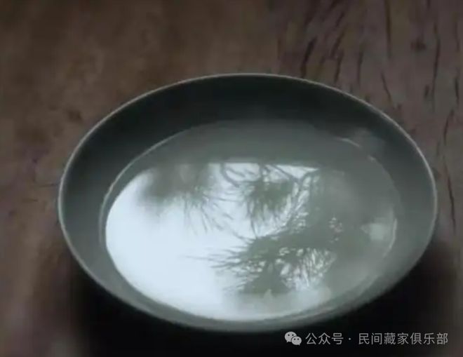 九游娱乐NineGame：古瓷之王“汝窑”曾拍出294亿天价如今看也是个笑话！(图3)