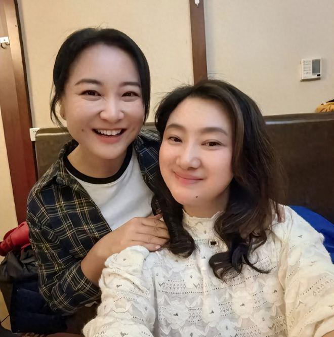 冯巩67岁生日现场曝光！徒弟贾玲惊喜现身寿宴朴素只有亲近之人(图3)