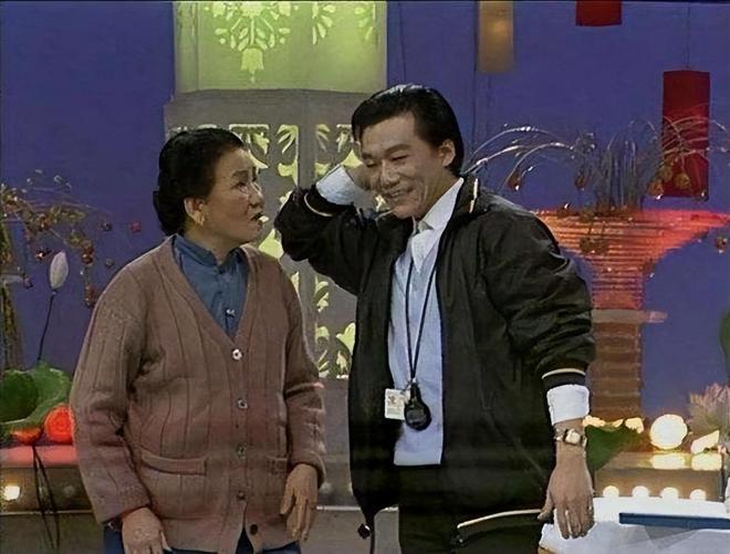 九游娱乐NineGame：她不在了是春晚最大的遗憾(图4)