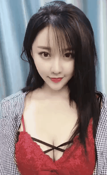 九游娱乐：轻松一秒：妹子挡在我面前不让我许愿怎么办？(图3)