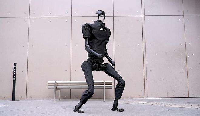 春节联欢晚会年仅35的王兴兴再上热搜回母校当院长逆袭人生