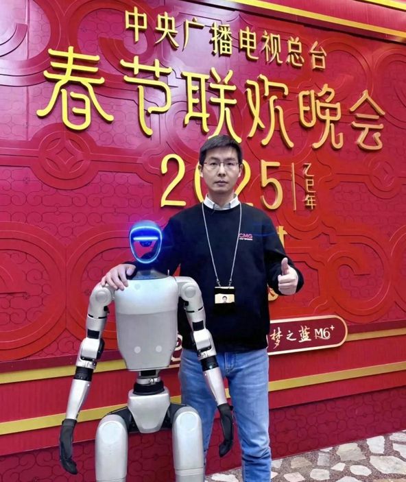 春节联欢晚会年仅35的王兴兴再上热搜回母校当院长逆袭人生(图11)
