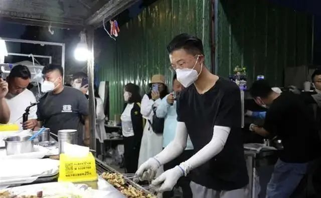九游娱乐NineGame：郭有才10天涨粉1000万抖音讲的彩票故事。(图2)