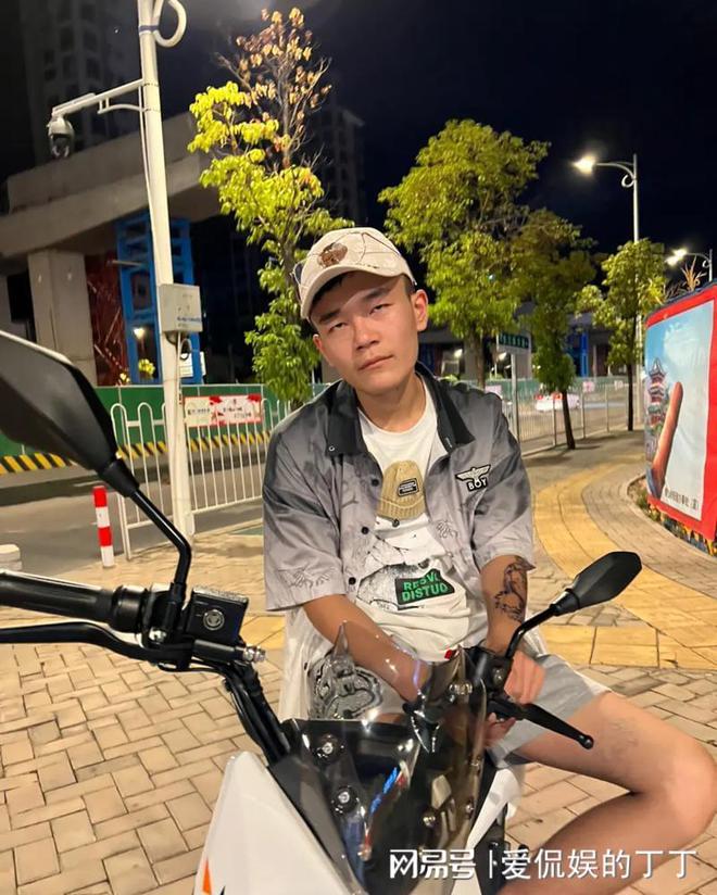 网红周二磊立誓出人头地被亲妈送进精神病院张雪峰的话太可怕(图12)