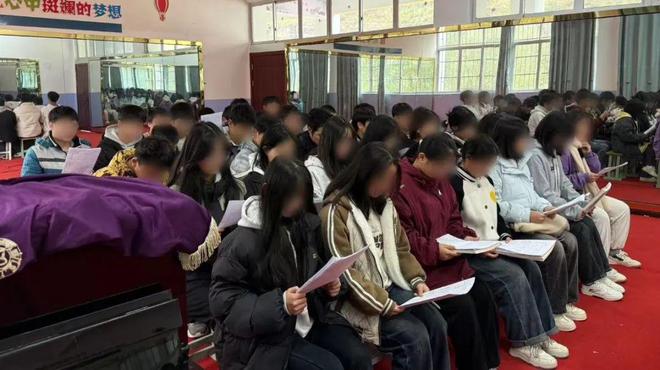 九游娱乐：低进高出！镇雄这所高中2024年秋季期末考试取得较大进步！(图2)