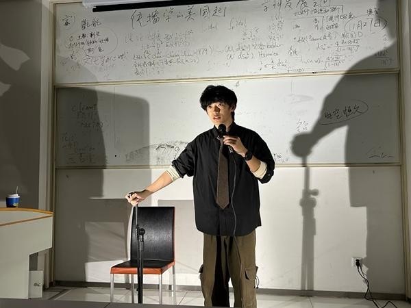我们问了13个大学生：为什么要讲脱口秀(图5)
