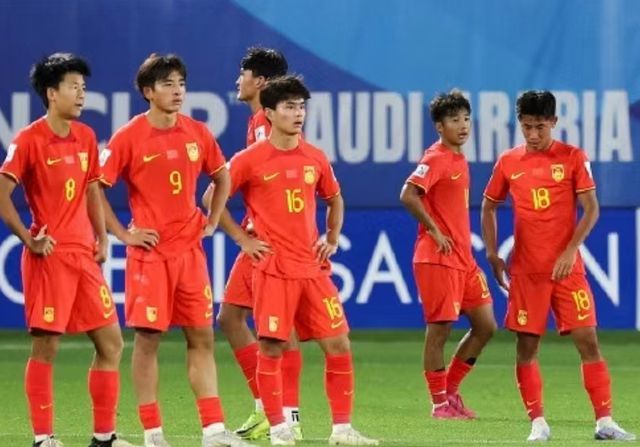 九游娱乐NineGame：马德兴爆料：国少队员长传球不准因高原风太大不能怪基本功！(图2)