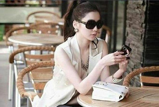 她23岁继承数十亿资产身家是王思聪的十倍美貌气质不输章泽天(图5)