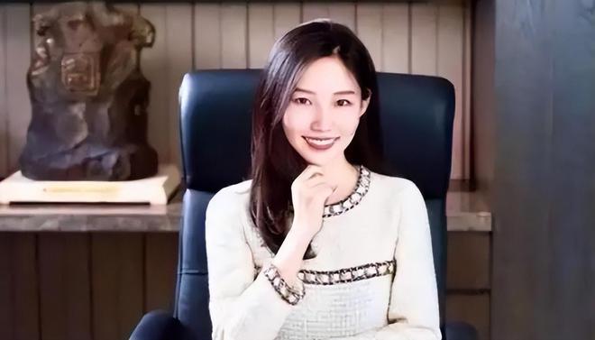 她23岁继承数十亿资产身家是王思聪的十倍美貌气质不输章泽天(图4)