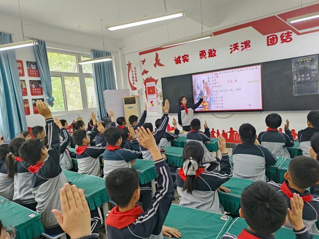 品名著之韵悟经典之美——兴华小学开展主题阅读活动(图2)