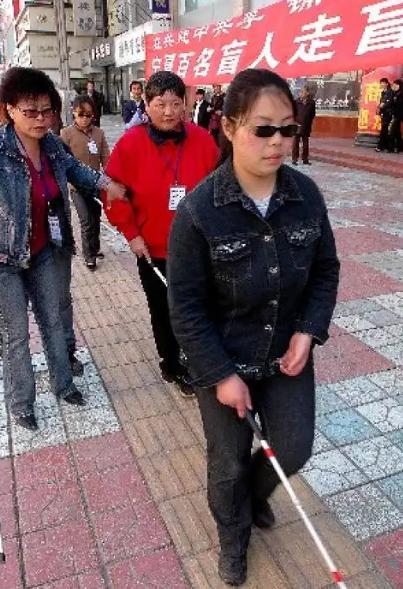 要求“盲人睁眼”认证后续人民日报怒斥太过分网友评论一边倒(图7)