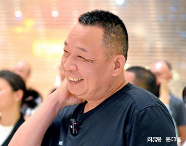 九游娱乐：人民日报发声！胖东来赢了“裤头姐”赔偿又道歉庭审现场曝光(图9)