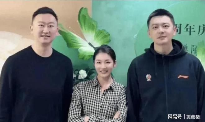 九游娱乐NineGame：刘维伟离婚风波升级青岛队主帅私生活引关注。(图3)