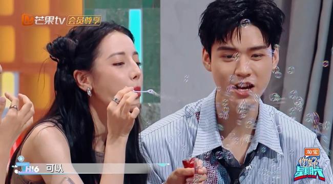 你好星期六穗克斯成团夜巅峰对决迪丽热巴携《枭起青壤》剧组来袭(图2)