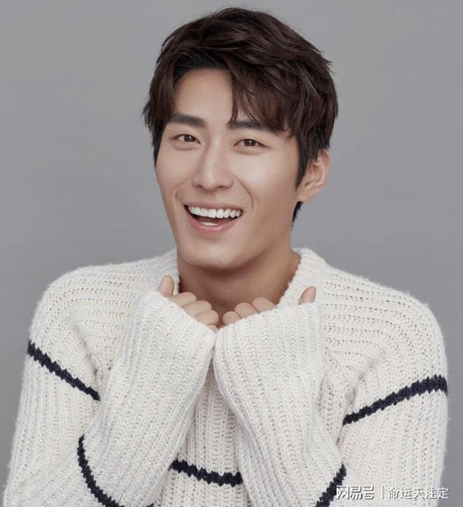 九游娱乐：偷鸡不成蚀把米！沦为“豪门赘婿”的窦骁终究成为一个“笑话”(图5)