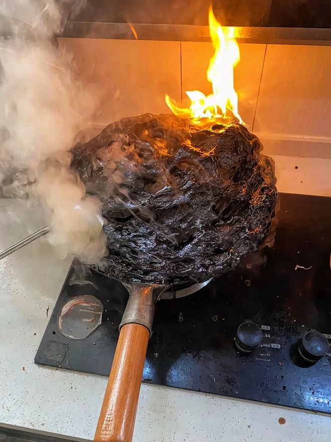 九游娱乐：轻松一刻：不管你是谁赶紧从贾老板身上下来