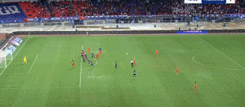 中超争议判罚！河南2球失而复得VAR介入媒体人：边裁载入史册(图3)