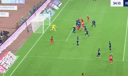 中超争议判罚！河南2球失而复得VAR介入媒体人：边裁载入史册(图4)