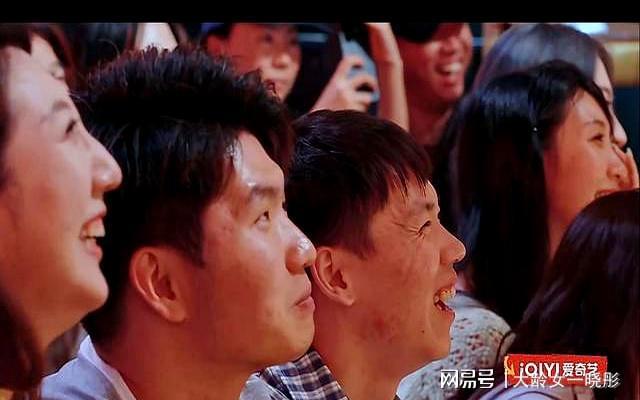 九游娱乐：《喜剧之王单口季2》为啥说拿女性特殊搞笑的王越是最大的混子？(图4)