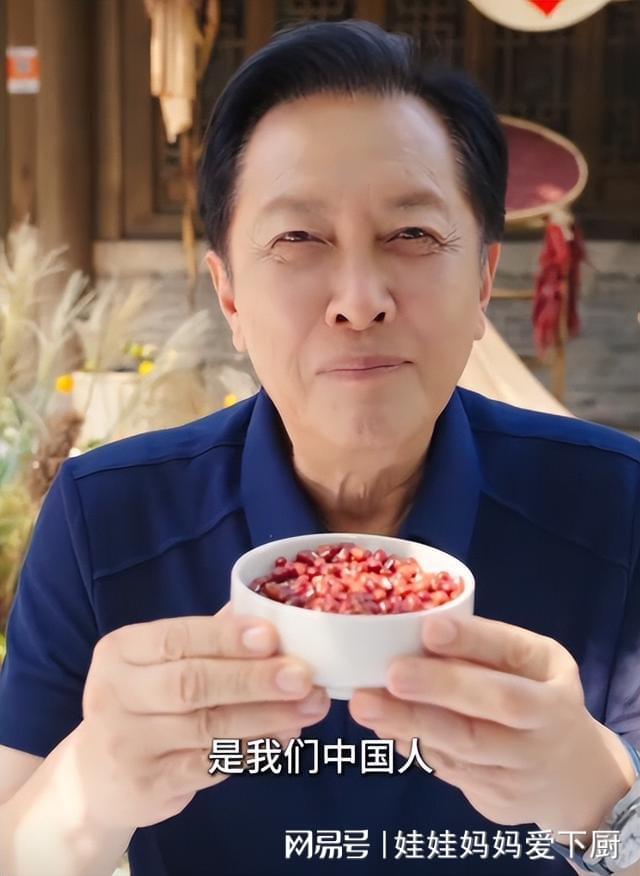 央妈都佩服！唐国强巧答“致命提问”：接挖掘机广告是为捞金吗？(图14)