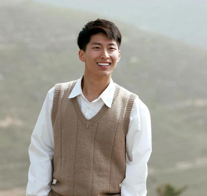 窦骁删除何超莲所有合照疑似入赘豪门失败还自损8000万？(图4)