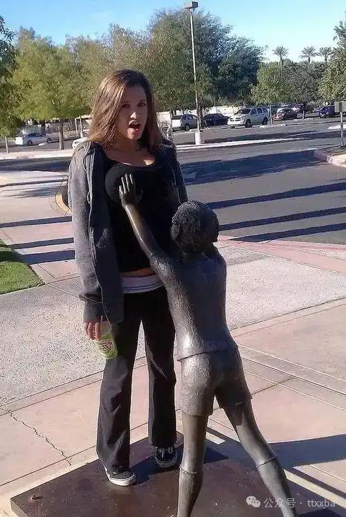 经典老王搞笑冷笑话某建筑公司要招聘一名有多年工作经验的员工老王前去应聘说