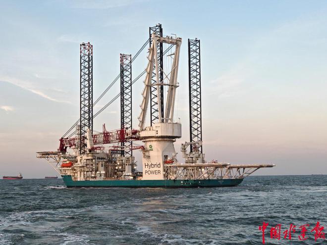 烟台海事局精准服务保障全球吊装吨位最大全直流风电安装船出港(图2)