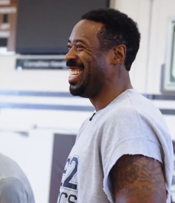 九游娱乐NineGame：弗格的训练搭子官宣360万美金加盟鹈鹕!再见NBA冠军中锋辽篮咋办(图5)