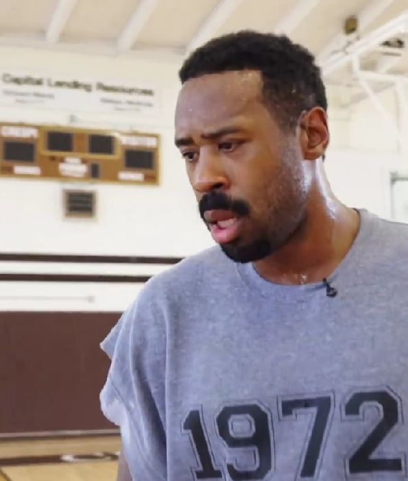 九游娱乐NineGame：弗格的训练搭子官宣360万美金加盟鹈鹕!再见NBA冠军中锋辽篮咋办(图3)