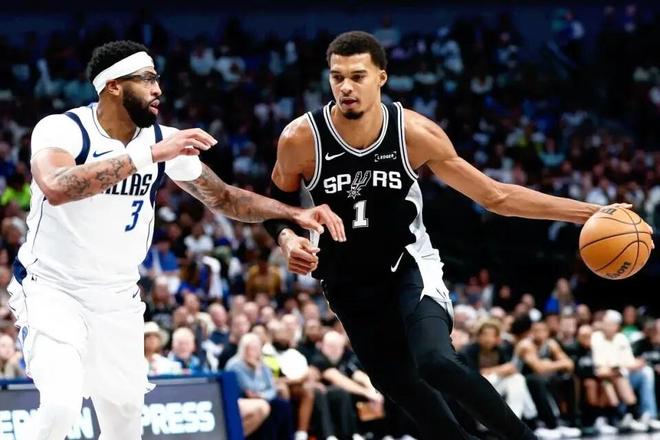 新赛季同时两连败！火箭和独行侠的“高个子实验”为何翻车？(图4)