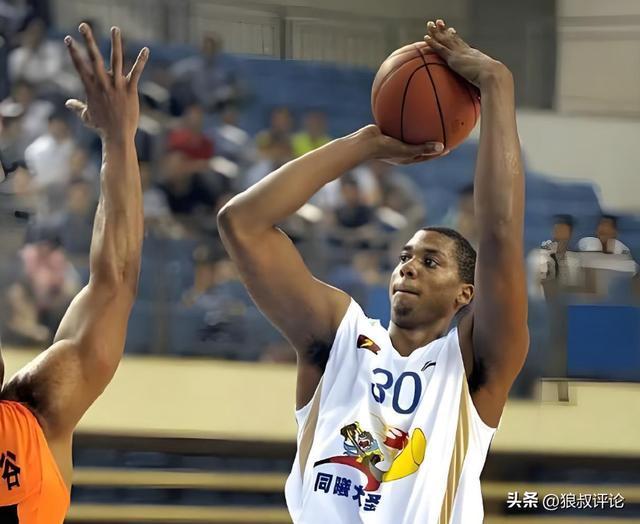 官宣退役20个月后复出！“白边”怀特塞德又一次回归到中国联赛(图2)