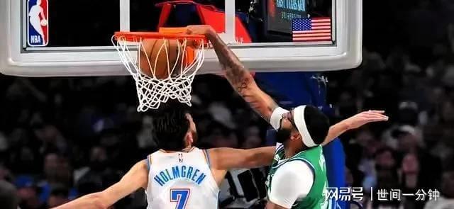 雷霆末节险胜76人亚历山大20+比肩张伯伦创历史(图4)