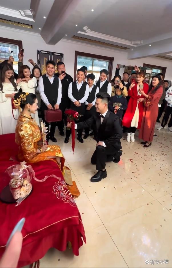 千万粉丝网红“房岩小哥”结婚CP终成眷属(图3)