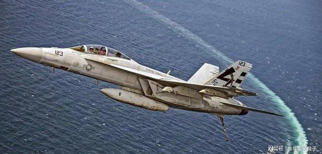 美军南海秀肌肉双机接连坠毁特朗普回应很荒谬暴露更大弱点(图11)