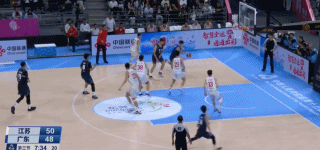 九游娱乐NineGame：广东全运最佳引援？王睿泽爆砍27+11关键时刻连续砍分点燃现场(图4)