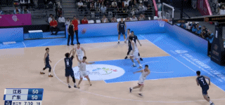 九游娱乐NineGame：广东全运最佳引援？王睿泽爆砍27+11关键时刻连续砍分点燃现场(图3)