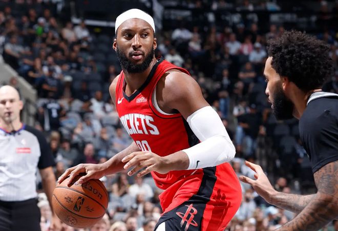 九游娱乐NineGame：这是底薪球员？火箭侧翼新援本赛季的表现简直是攻守兼备？