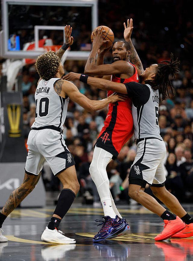 杜兰特8失误谢泼德+8也没用！活塞复兴还说不是东部小雷霆(图2)