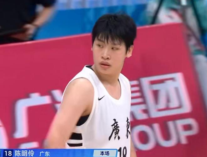 九游娱乐：12中9！砍全队第二高分完胜韩旭广东队夺冠她成为了奇兵(图2)