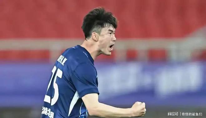 邓涵文与武汉三镇缘分已尽球员下赛季去向两支俱乐部或二选一！(图2)